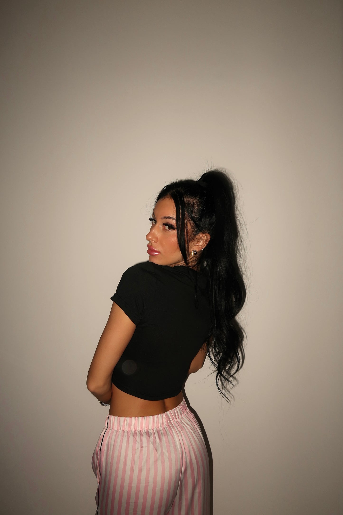 Nina Janova DUDÁŠE Cropped Tee Black