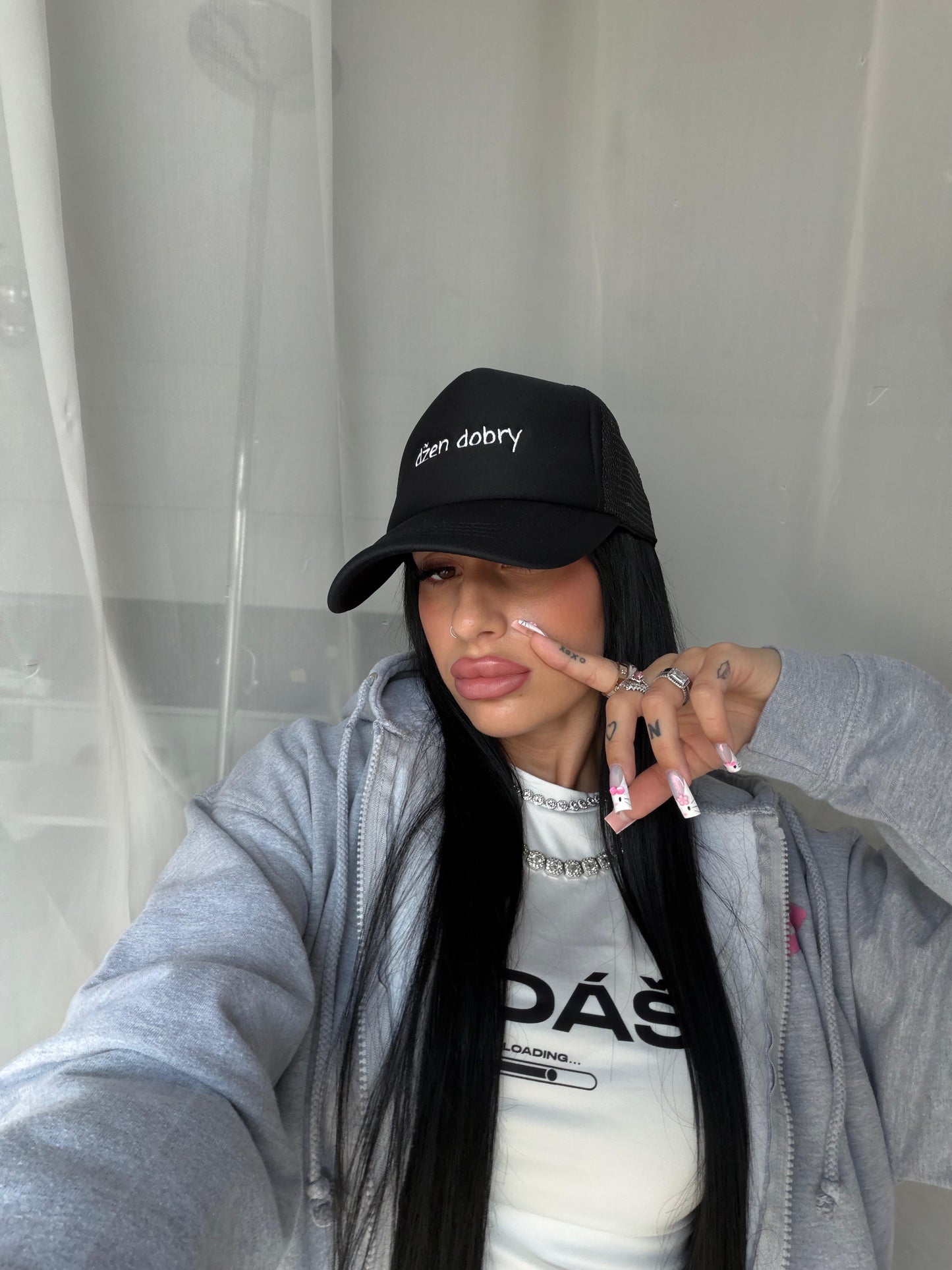 Nina Janova Džen Dobry Trucker Cap Black